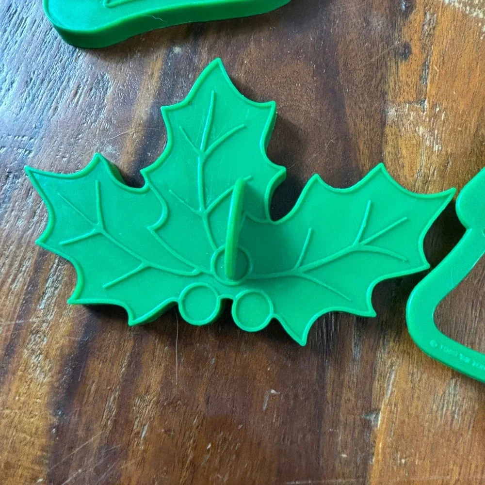Vintage 1988 Wilton Christmas Cookie Cutter Set 5pc Green Reindeer Snowman Tree